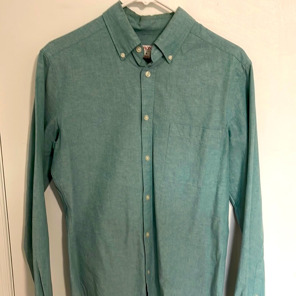 NWOT. Merona Small Green Chambray Button Up.